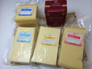 グリュイエール、イエトオスト、ステッペン、ゴーダ、エメンタールチーズ